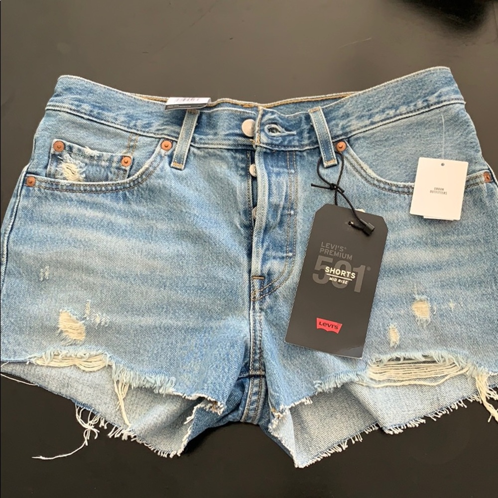 Levi’s 501 Mid Rise Shorts Size 27
